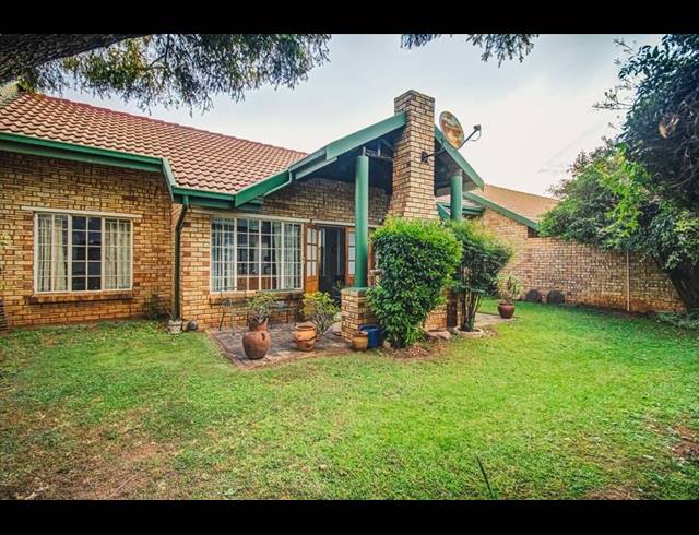 3 BEDROOM APARTMENT FOR SALE IN GLEN MARAIS